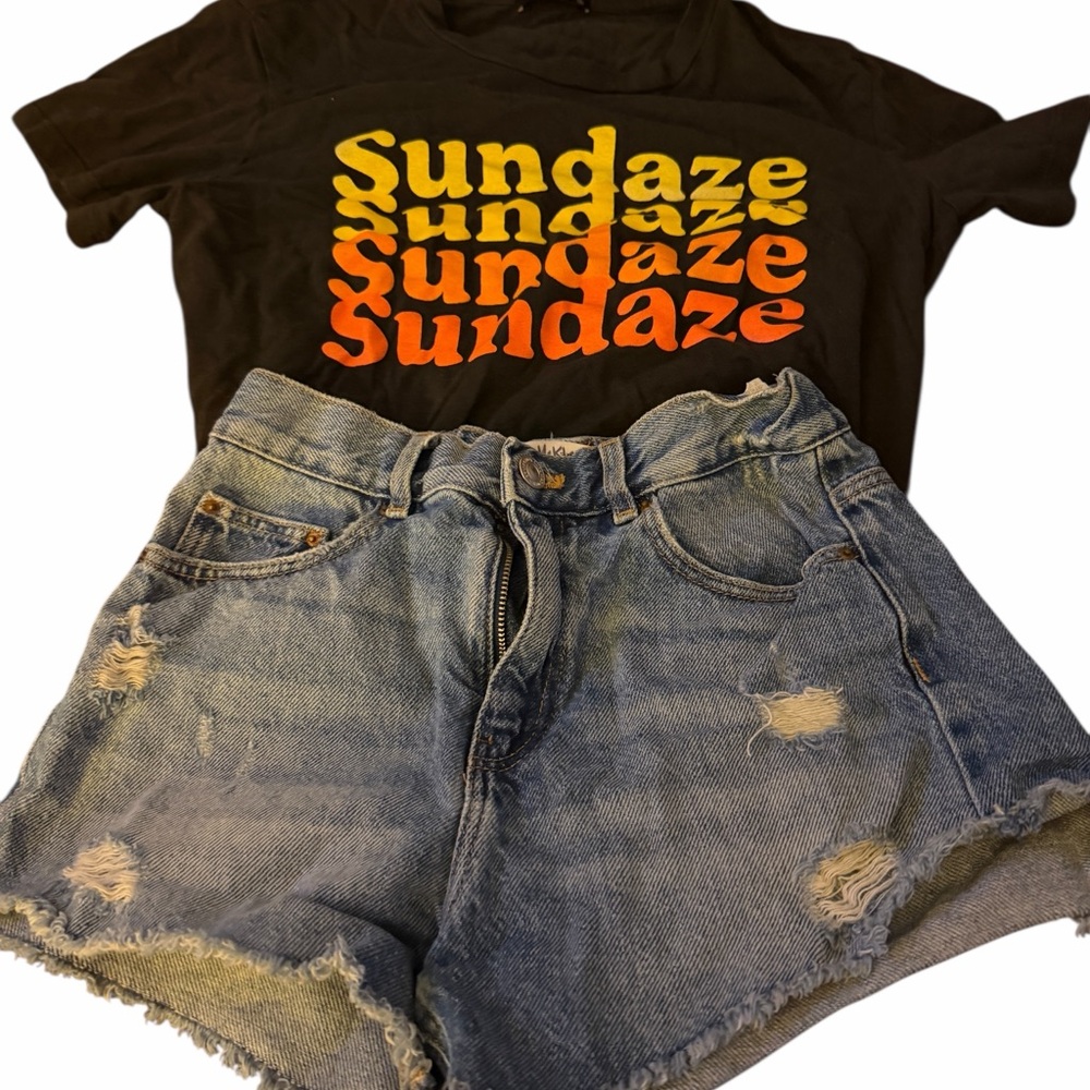Denim Blue Women's Shorts and Sundaze Cropped T-shirt